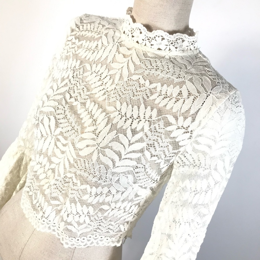 Forever 21 lace bell sleeve top cropped - Picture 4 of 8